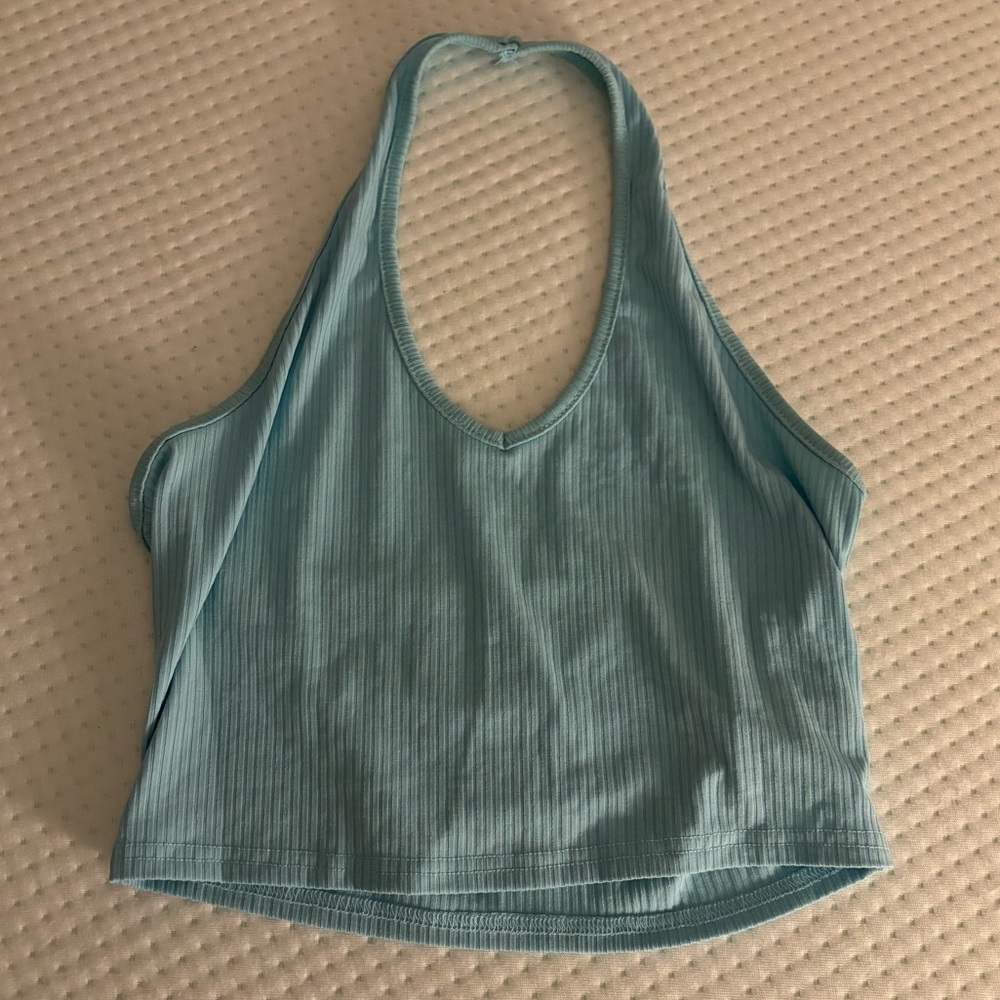 Light blue neck strap cropped tank